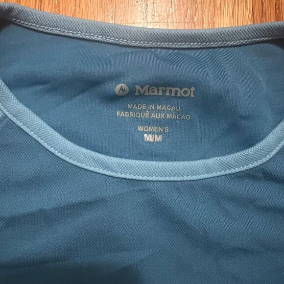 Marmot Blue exercise sleeveless workout tank Size M P2P = 18.25" - Picture 4 of 11